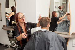 Umschulung Friseur:in Umschulung Friseur:in