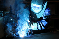 Metallbauer beim Schweißen Metallbauer beim Schweißen